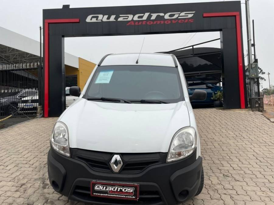 RENAULT - KANGOO - 2015/2015 - Branca - R$ 41.900,00