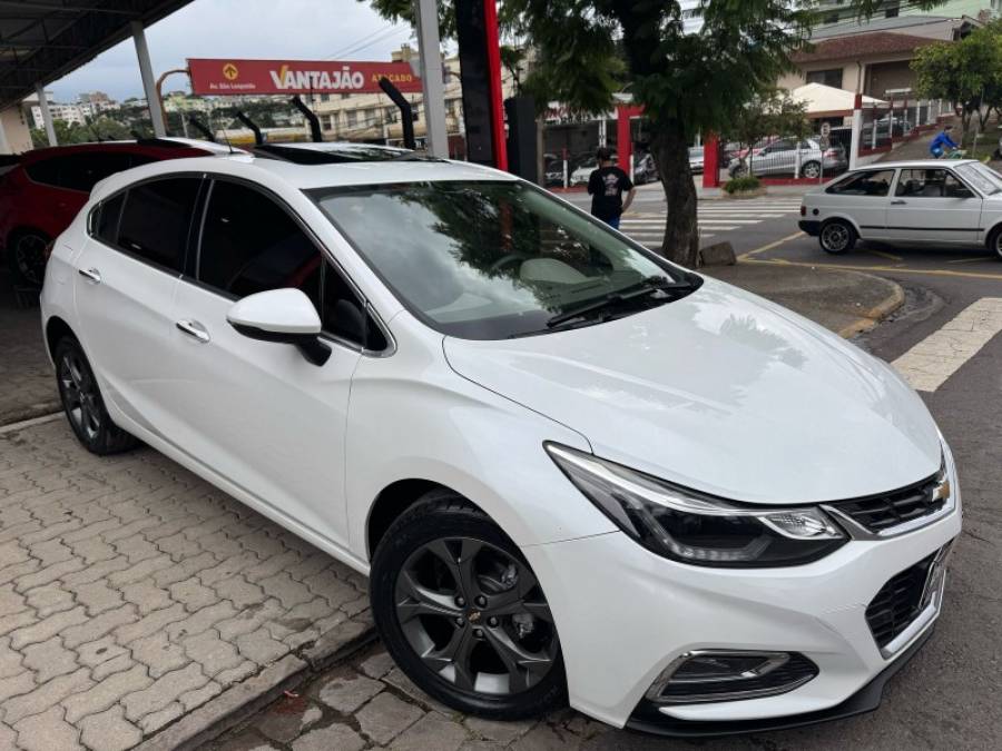 CHEVROLET - CRUZE - 2018/2018 - Branca - R$ 95.900,00