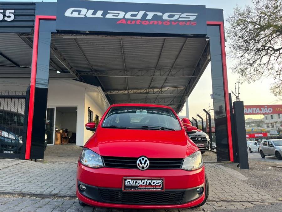 VOLKSWAGEN - FOX - 2011/2011 - Vermelha - R$ 33.900,00