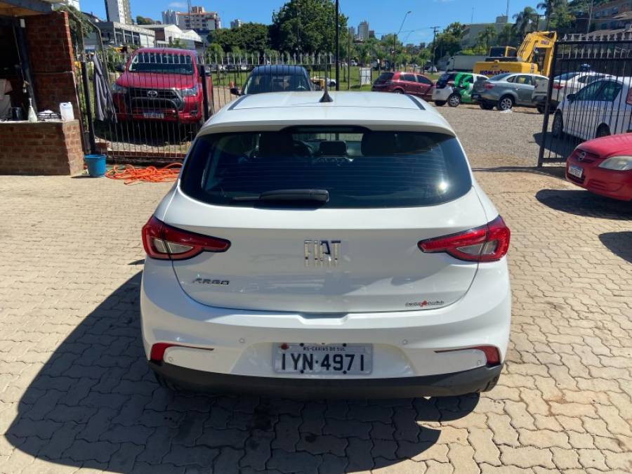 FIAT - ARGO - 2018/2018 - Branca - R$ 53.900,00