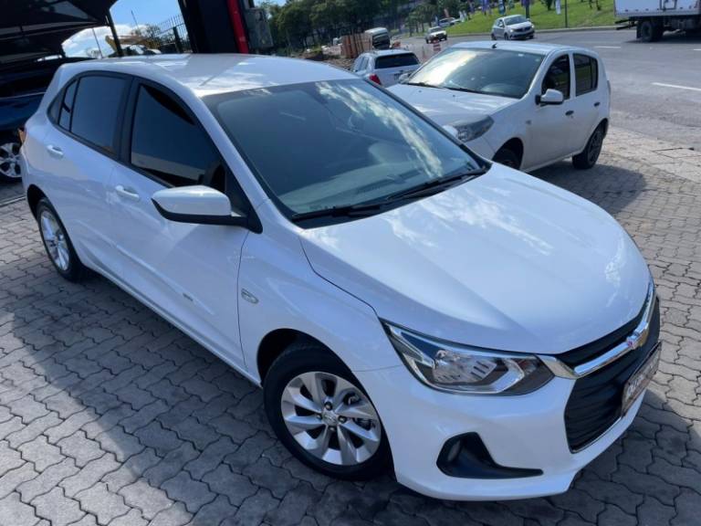 CHEVROLET - ONIX - 2020/2020 - Branca - R$ 62.900,00