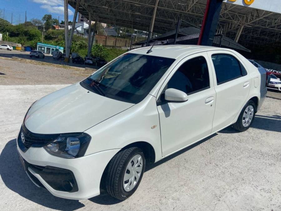 TOYOTA - ETIOS - 2019/2019 - Prata - R$ 65.900,00