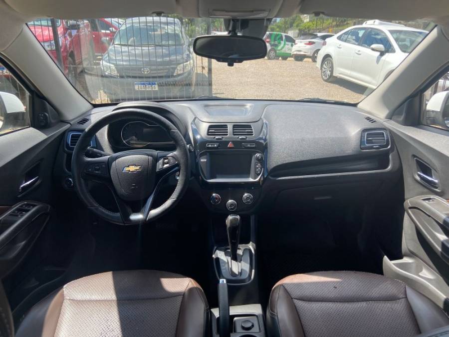 CHEVROLET - COBALT - 2017/2017 - Branca - R$ 55.900,00