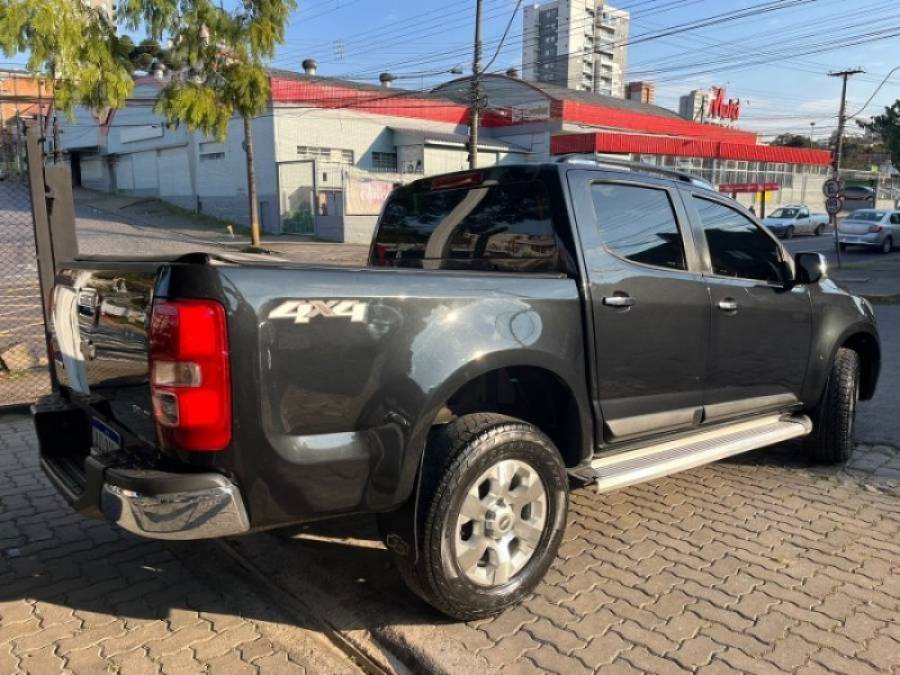 CHEVROLET - S10 - 2013/2013 - Preta - R$ 110.900,00