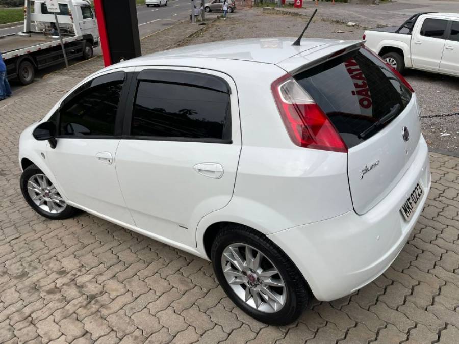 FIAT - PUNTO - 2012/2012 - Branca - R$ 33.900,00