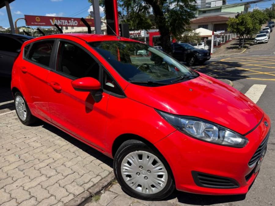 FORD - FIESTA - 2014/2014 - Vermelha - R$ 41.900,00