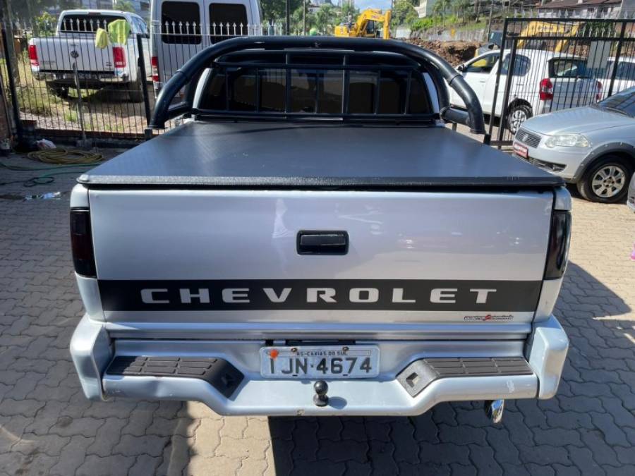 CHEVROLET - S10 - 2000/2000 - Prata - R$ 49.900,00