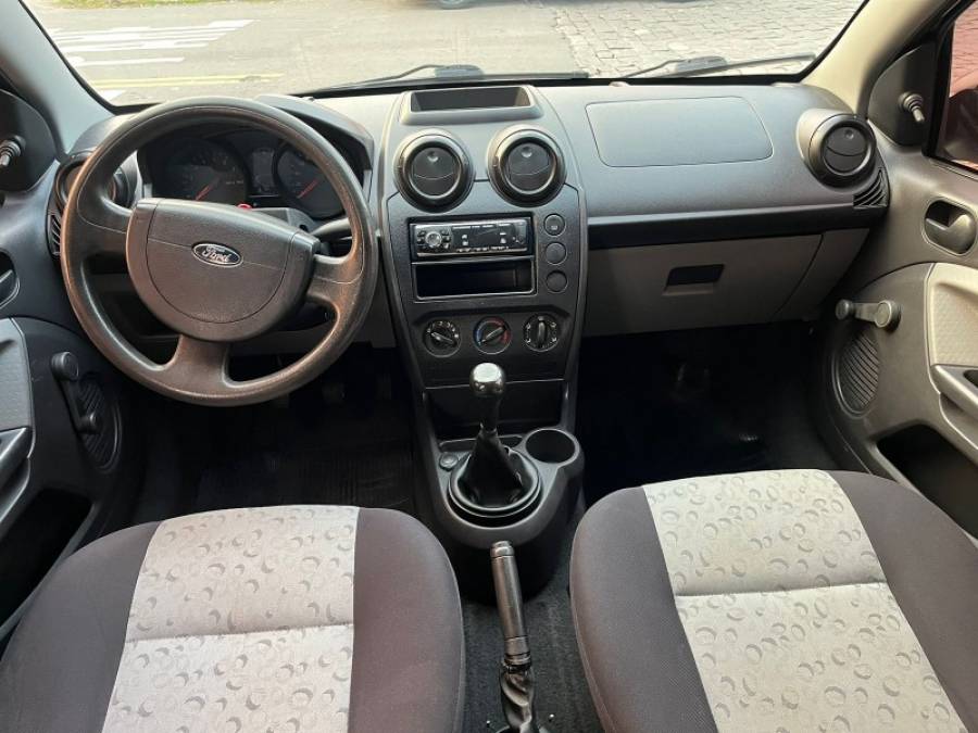 FORD - FIESTA - 2008/2008 - Dourada - R$ 23.900,00