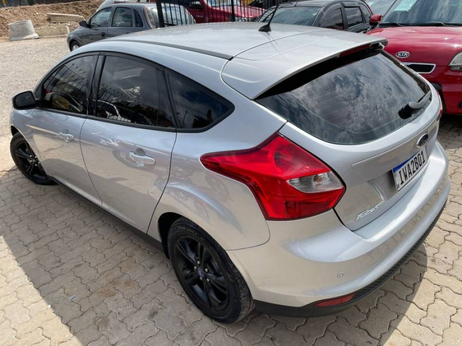 FORD - FOCUS - 2015/2015 - Prata - R$ 51.900,00