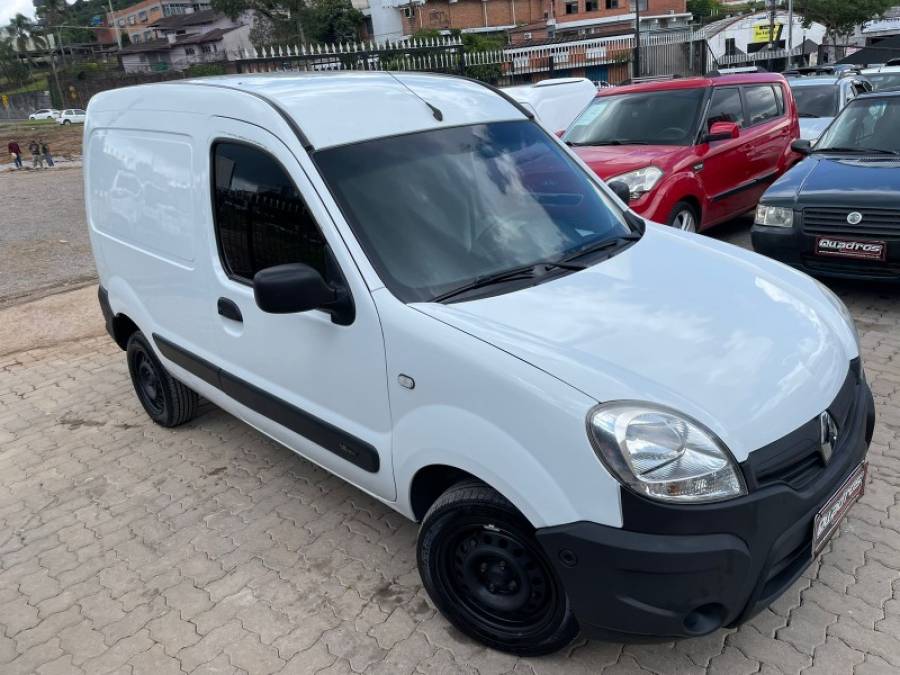 RENAULT - KANGOO - 2015/2015 - Branca - R$ 39.900,00