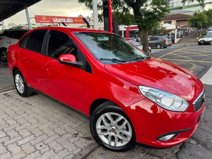 FIAT - GRAND SIENA - 2017/2017 - Vermelha - R$ 40.900,00