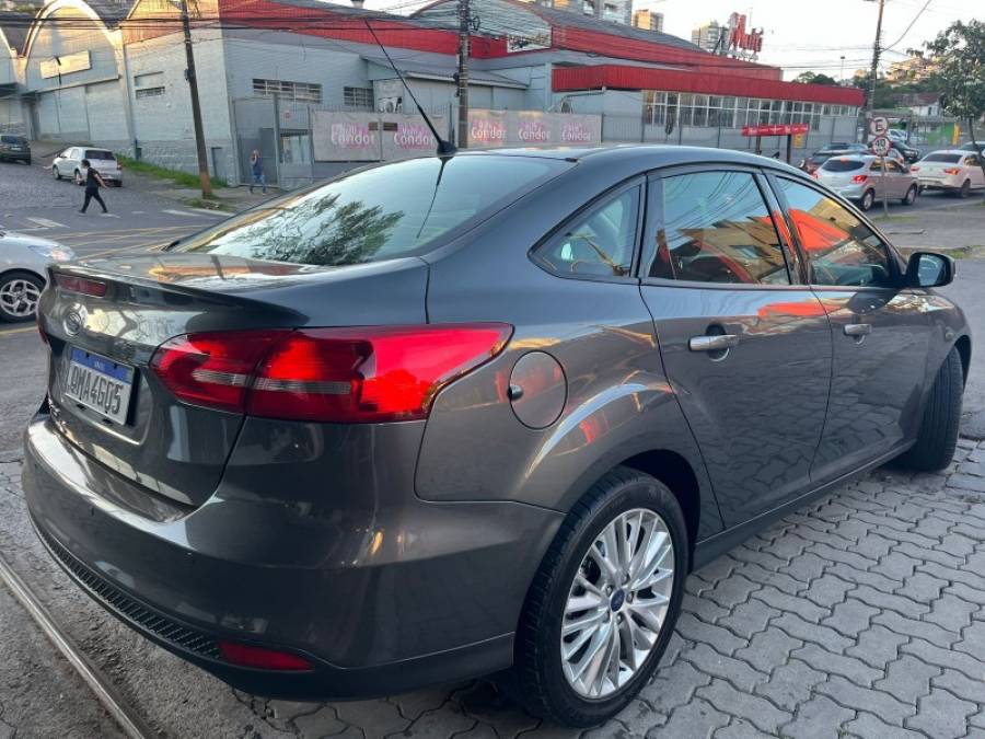 FORD - FOCUS - 2018/2018 - Cinza - R$ 59.900,00