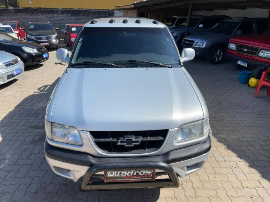 CHEVROLET - S10 - 2000/2000 - Prata - R$ 49.900,00