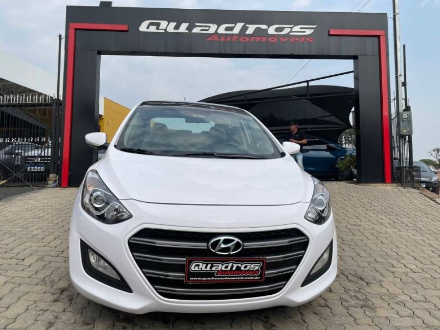 HYUNDAI - I30 - 2016/2016 - Branca - R$ 84.900,00