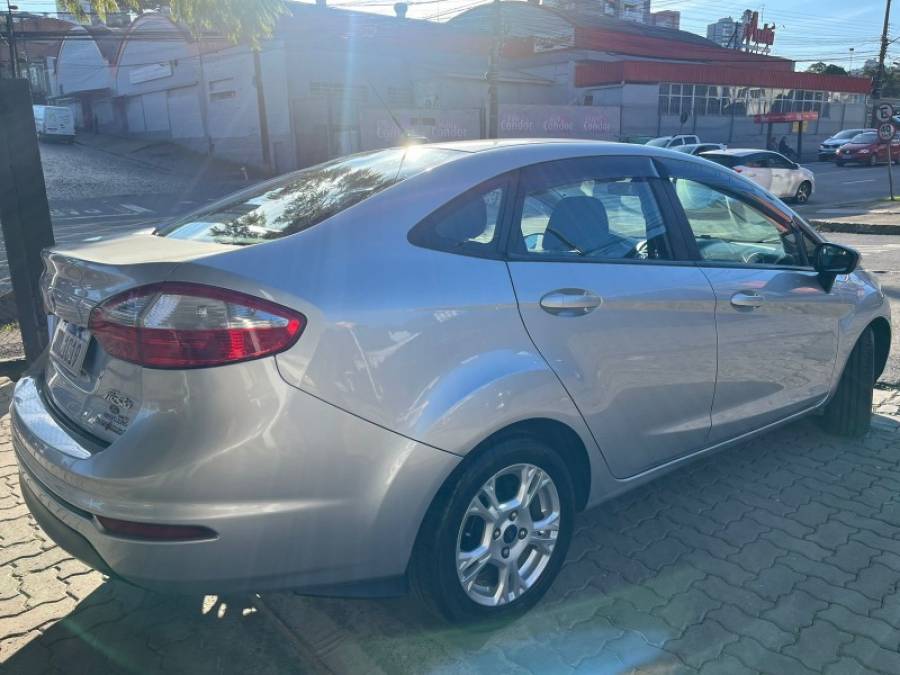 FORD - FIESTA - 2015/2015 - Prata - R$ 45.900,00