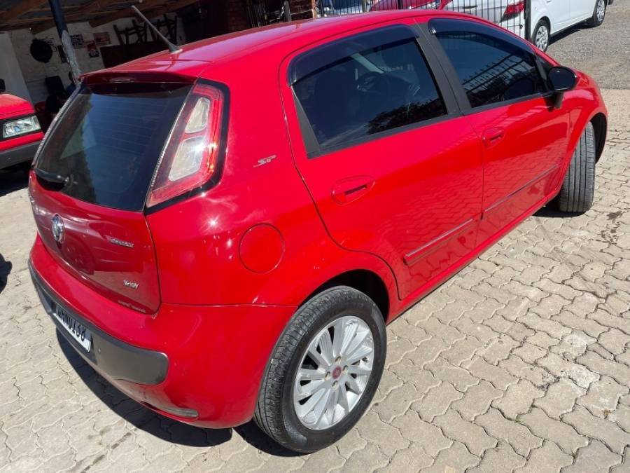 FIAT - PUNTO - 2016/2016 - Vermelha - R$ 42.900,00