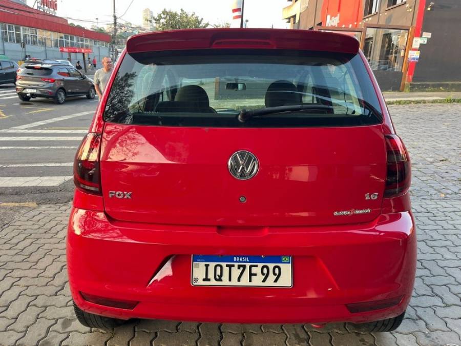 VOLKSWAGEN - FOX - 2011/2011 - Vermelha - R$ 33.900,00