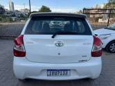 TOYOTA - ETIOS - 2014/2014 - Prata - R$ 40.900,00