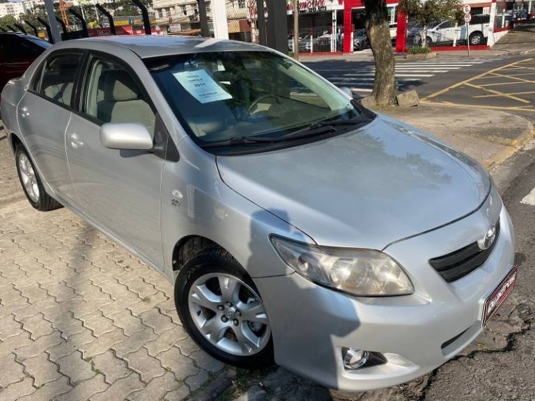 TOYOTA - COROLLA - 2011/2011 - Prata - R$ 55.900,00